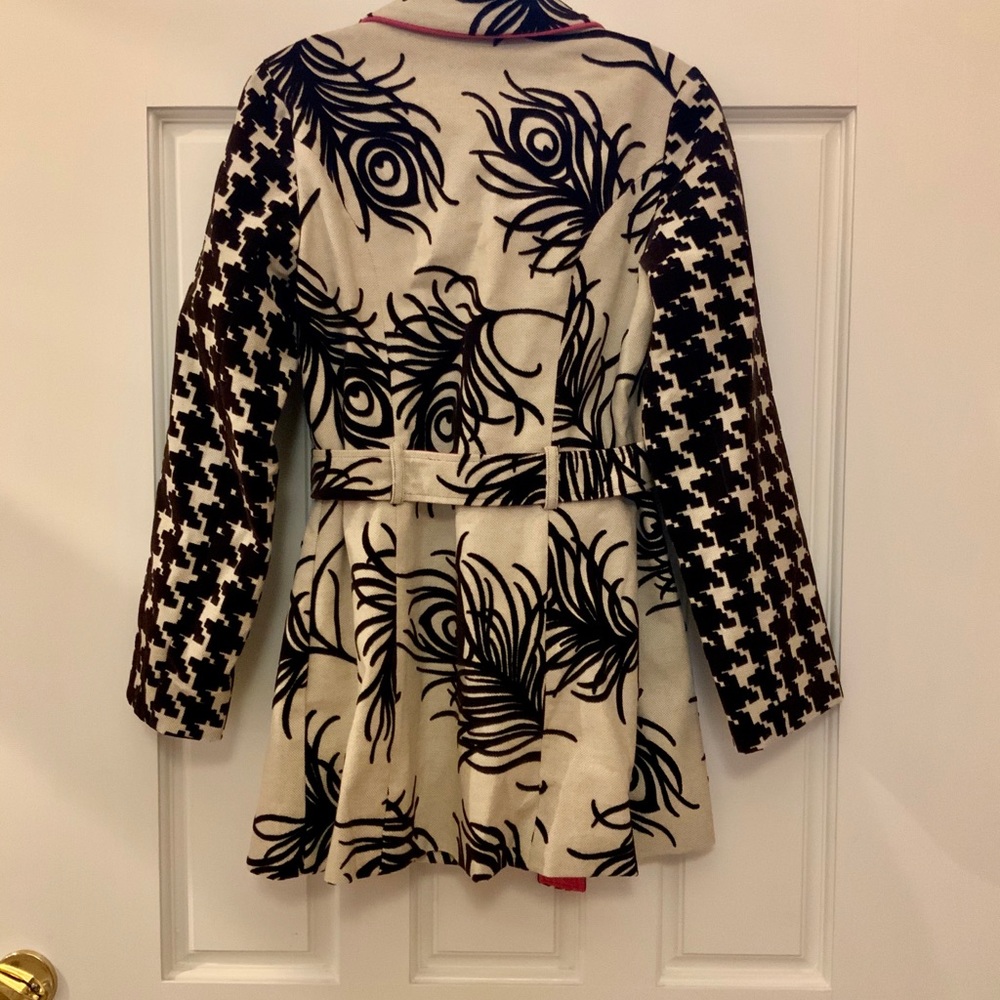NWOT, 3 Sisters coat w/ beautiful crystal pink. Pristine condition! - Picture 6 of 7